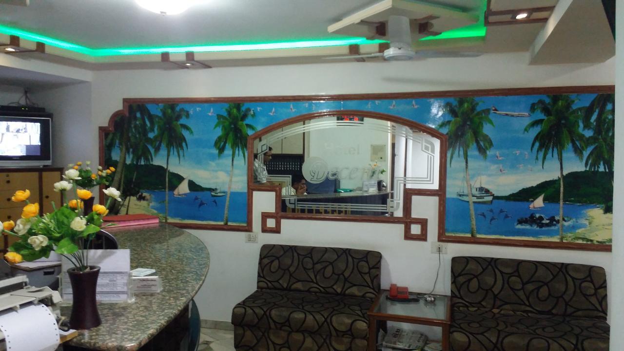 Hotel Decent Сурат Экстерьер фото