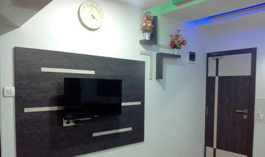 Hotel Decent Сурат Экстерьер фото